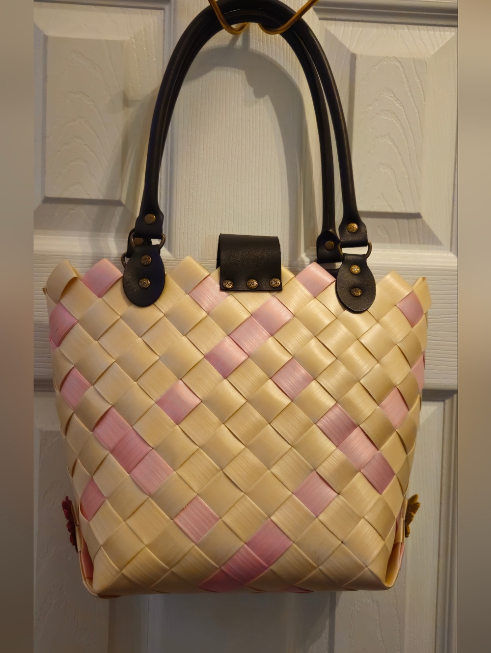 Unbranded Woven Pink & Champagne Tote Bag with Dark Brown Faux Leather Handles - Picture 2 of 11